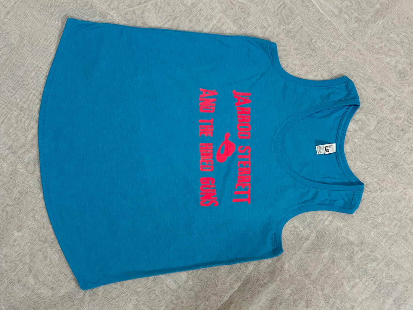 Ladies tank pink on blue