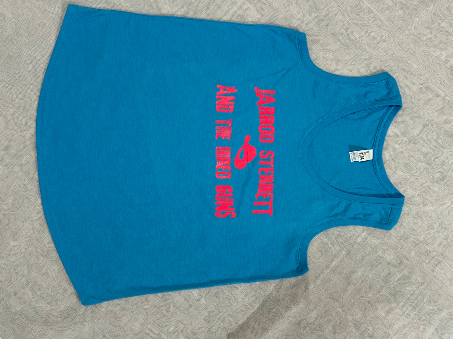 Ladies tank pink on blue